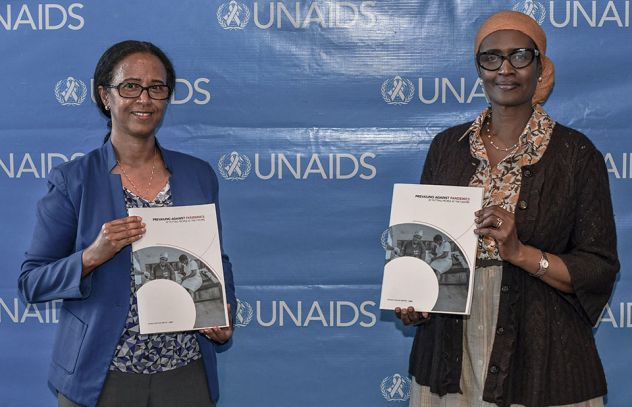 UNAIDS призывает страны активизировать действия по борьбе с ВИЧ с учетом пандемии COVID-2019