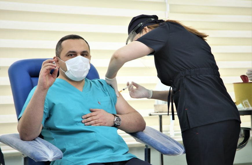 ВОЗ призвал страны воздержаться от ревакцинации до сентября